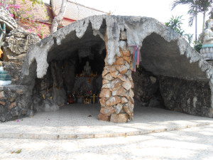 Faux Cave