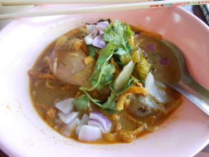 Kousoi - North Thailand curry soup. Thought I'd said moo, but got gui